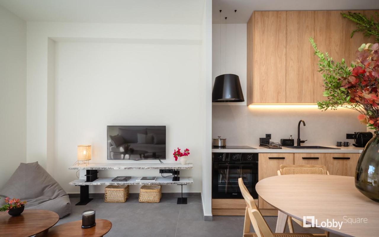 La Mer Apartment By Lobbysquare Pireus Exteriör bild